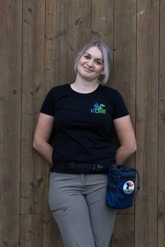 Nina Kurz, Spürhundetrainerin bei KORE und Shorty's Dogs